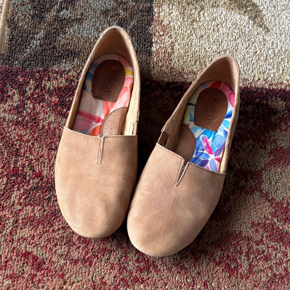 Born Sebra Nubuck Tan Women's Slip-On Shoes Size 6.5